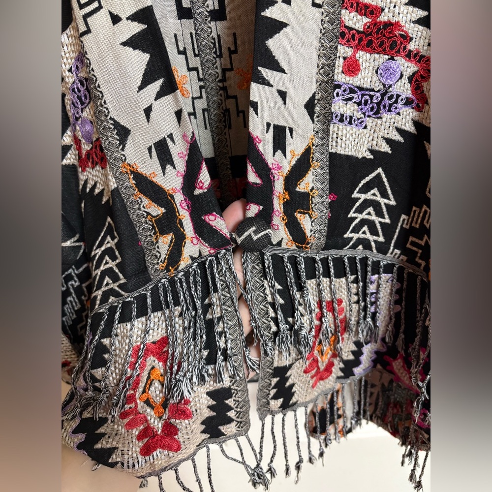 Patterns Bay Embroidered Aztec Boho Fringe Crop Cardigan - Picture 3 of 5